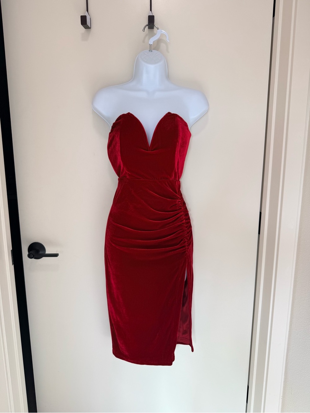 Fashion Nova Red Strapless Velvet Ruched Midi Dress with Sweetheart Neckline